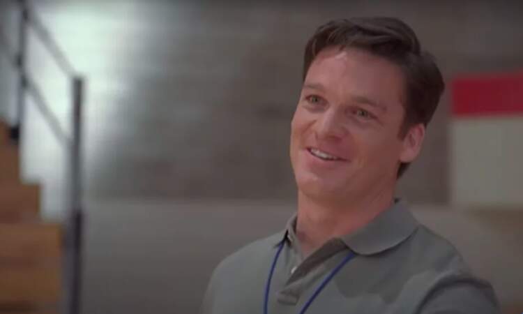 Bart Johnson interprète le père de Troy Bolton dans la saga High School Musical. 