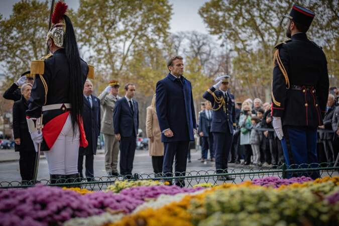 Cérémonie commémorative du 11-Novembre : le président Emmanuel Macron devant la statue de Georges Clémenceau à Paris le 11 novembre 2022