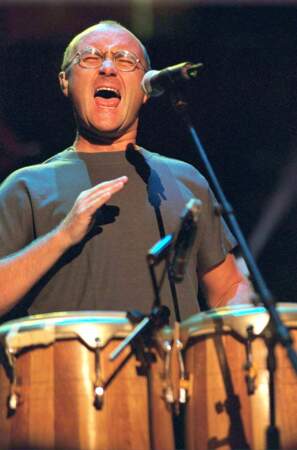 En 1997, Phil Collins (46 ans) reforme le groupe Genesis à l'occasion d'une tournée de concerts 