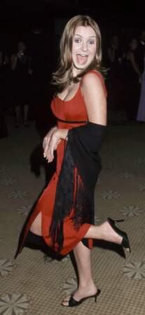 De 1996 à 2007, l'actrice américaine Beverley Mitchell incarne Lucy Camden dans la série 7 à la Maison diffusée pour la première fois en France sur TF1 en 1999 