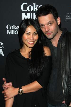 En 2010, Anggun (36 ans) apparaît avec son compagnon Cyril Montana au showcase de Mika à Paris