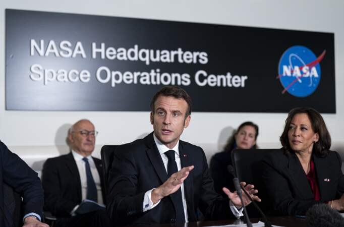 Emmanuel Macron avec Kamala Harris au siège de la NASA