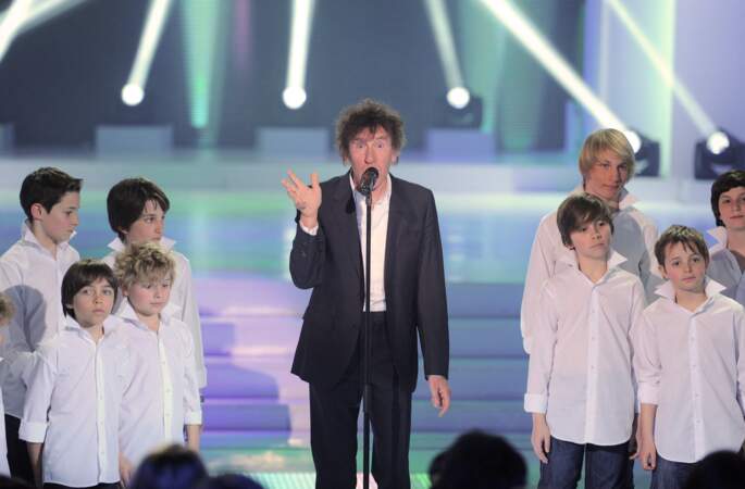 Alain Souchon (68 ans) chante pour l'émission Champs Elysées en 2012