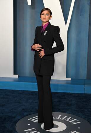 Zendaya en costume cravate Sportmax à l'after party des Oscars de Vanity Fair