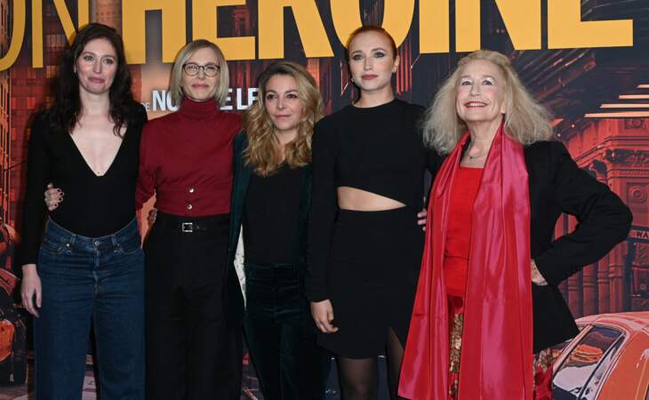Avant-première du film "Mon héroïne" à Paris : Louise Coldefy, Pascale Arbillot, Noémie Lefort, Chloé Jouannet et Brigitte Fossey