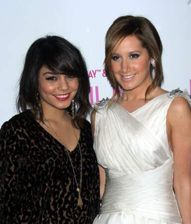 Ennemies dans High School Musical, Vanessa Hudgens et Ashley Tisdale sont amies dans la vie.