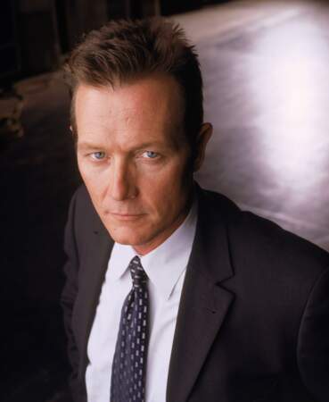 Robert Patrick jouait quant à lui l'agent spécial John Doggett intégré à la série X-Files à partir de la saison 8