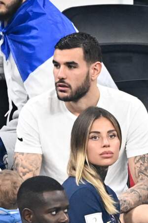 Theo Hernandez et sa compagne Zoe Cristofoli après le match France - Maroc.