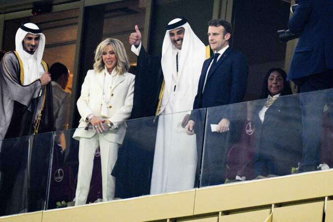 Brigitte et Emmanuel Macron dans les tribunes de France - Argentine