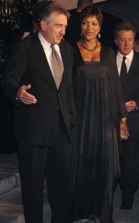 En 2008, Robert de Niro (65 ans) fonde tous ses espoirs sur la sortie de La loi et l'ordre de Jon Avnet, qui reforme son tandem avec Al Pacino. C'est aussi un échec. Il peut compter sur le soutien de sa femme Grace Hightower.