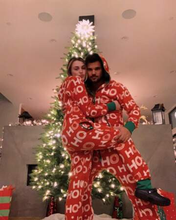 Taylor Lautner et sa femme en pyjama de Noël