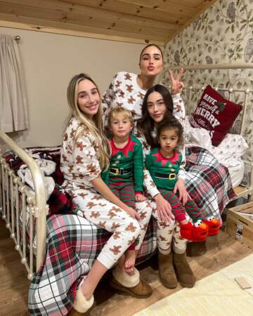 Olivia Culpo et ses soeurs en pyjama de Noël