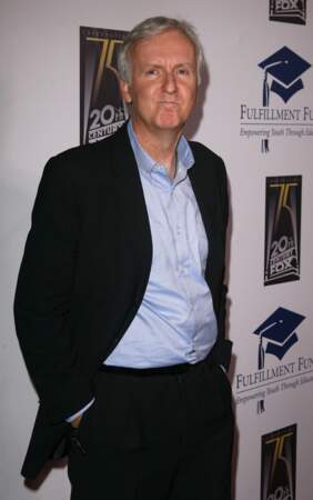 La triple casquette de James Cameron (réalisateur, scénariste et producteur) lui a permis de décrocher la coquette somme de 350 millions de dollars sur le premier volet.