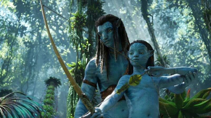 Les quatre suites d'Avatar bénéficient d'un budget de production de 1 milliard de dollars. À titre de comparaison, le premier Avatar avait coûté 237 millions de dollars.