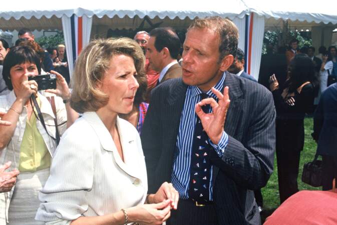 En 1994, Claire Chazal et Patrick Poivre d'Arvor se trouvent à la Garden Party de l'Elysée. La journaliste a alors 38 ans