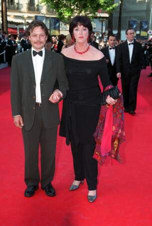 En 2002, Anny Duperey (55 ans) monte les marches du 55e Festival de Cannes pour présenter le film Le Fils. Cette même année, elle incarne Catherine Beaumont dans la saison 5 d'Une famille formidable ; série dans laquelle elle joue depuis 1993. 
