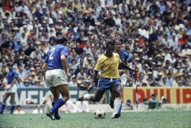 En 1970, Pelé participe à sa quatrième coupe du monde. Le Brésil se présente avec une équipe ultra-offensive et revancharde, à raison puisqu'elle remportera son troisième trophée 