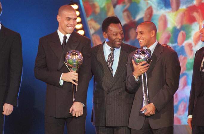 À l'âge de 58 ans il est nommé par la FIFA comme le meilleur joueur du XXème siècle
