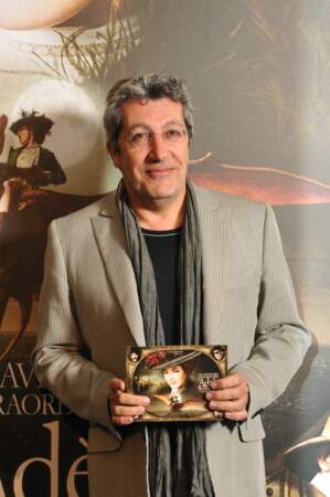 En 2009, il joue dans La nuit au musée 2 et en 2011, dans Mille mots. Sur cette photo prise en 2010, Alain Chabat a 52 ans.