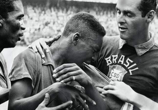 En 1958, à tout juste 18 ans il participe à sa première coupe du monde qui se déroule en Suède. Une compétition qu'il remporte 