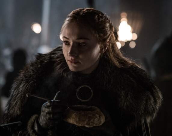 Sansa Stark, fille aînée de Lord Eddard Stark et de Lady Catelyn Stark est incarnée à l'écran par Sophie Turner