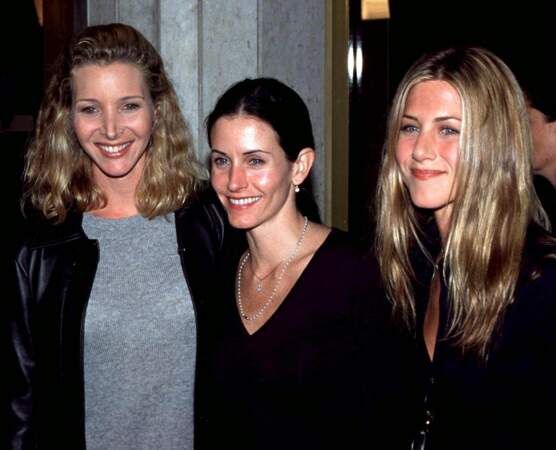 Initialement, l'actrice postule pour le rôle de Rachel Green dans Friends, finalement attribué à sa future partenaire et amie, Jennifer Aniston. En 1999, l'actrice est âgée de 35 ans.