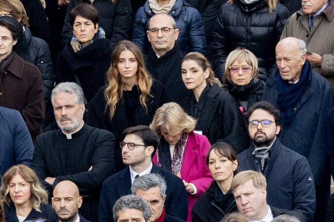 Parmi les personnes qui ont assisté aux obsèques du pape Benoit XVI, on retrouve Clotilde Courau et sa fille Vittoria.