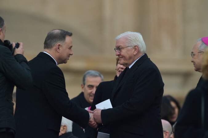 Le président polonais Andrzej Duda et le président allemand Frank-Walter Steinmeier aux obsèques du pape émérite Benoit XVI.