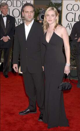 Après son divorce en 2001, la star tombe sous le charme du metteur en scène Sam Mendes. Kate Winslet a, en 2002, 27 ans.