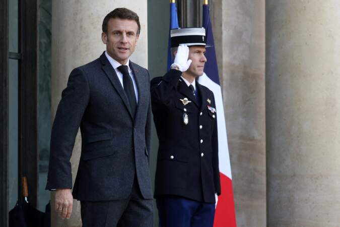 Le président de la République française, Emmanuel Macron toucherait chaque mois un salaire de 15.200 euros brut.