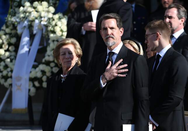 Le prince Pavlos, nouveau chef de maison, a rendu un ultime adieu à son patriarche, avec la famille royale grecque.