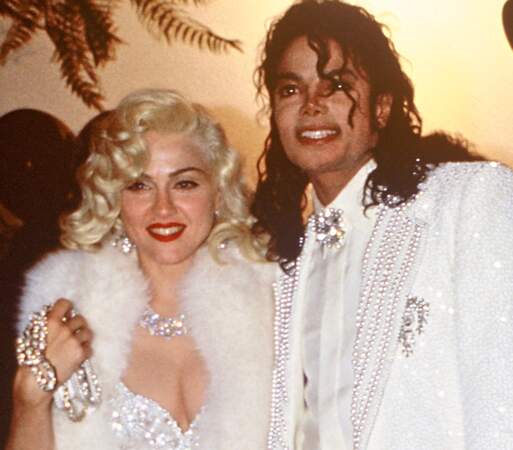 Madonna (33 ans) est officiellement une star reconnue à l'international et fréquente les plus grands du milieu musical comme ici Michael Jackson, sur cette photo prise en 1991.