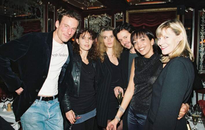 En 1998, Chantal Ladesou est invitée à l'anniversaire d'Alain Gossuin. Cette même année, elle joue dans Une grosse bouchée d'amour. Elle a 50 ans.