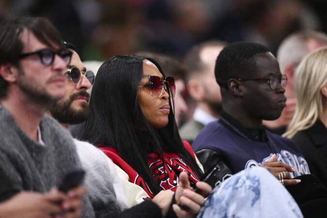 La belle Naomi Campbell assistait aussi au match de Basketball NBA Paris Game 2023 entre les Pistons de Detroit et les Bulls de Chicago à l'Accor Arena Bercy à Paris.