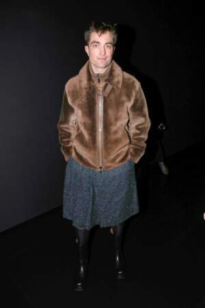 Robert Pattinson a brillé de mille feux au défilé Dior lors de la Fashion Week Homme automne-hiver 2023/2024 de Paris.