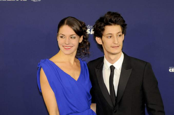 Pour les événements importants comme la remise des César de l'année 2012, Pierre Niney est toujours accompagné de sa chérie.