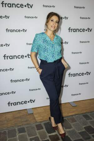 Léa Salamé, la présentatrice de l'émission Quelle époque, mesure 1m66