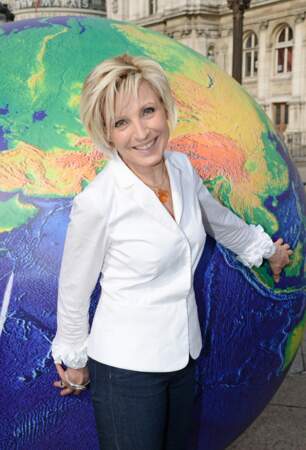 En 2016, elle participe au 13e Forum International de la Méteo et du Climat à Paris. Elle a alors 68 ans.