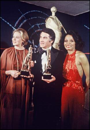 Il faut savoir que les premières à avoir décroché le César d'honneur étaient Ingrid Bergman et Diana Ross, lors de la toute première édition des César en 1976. C'est Jean-Claude Brialy qui leur avait décerné le trophée.