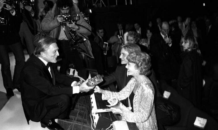 Kirk Douglas, élu Président de la Cérémonie des César de 1980, a reçu le César d'honneur la même année.