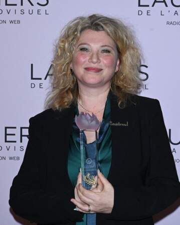 28ème cérémonie des Lauriers de l'Audiovisuel : Cécile Bois remporte le Laurier Interprétation Féminine pour son jeu dans Addict, pour TF1. 
 