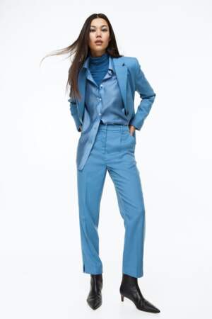 Blazer à fermeture droite bleu, 39,99 euros et Pantalon habillé, 29,99 euros.