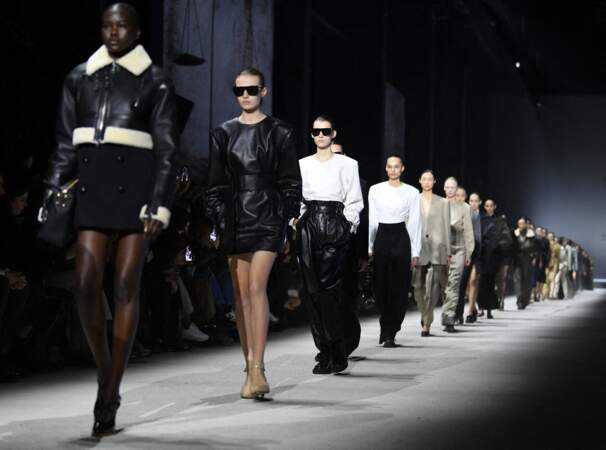 Le groupe de mode italien Tod's 
a donné rendez-vous à de nombreuses célébrités ce 24 janvier 2023 pour assister au défilé de sa collection femme automne-hiver 2023-2024. 