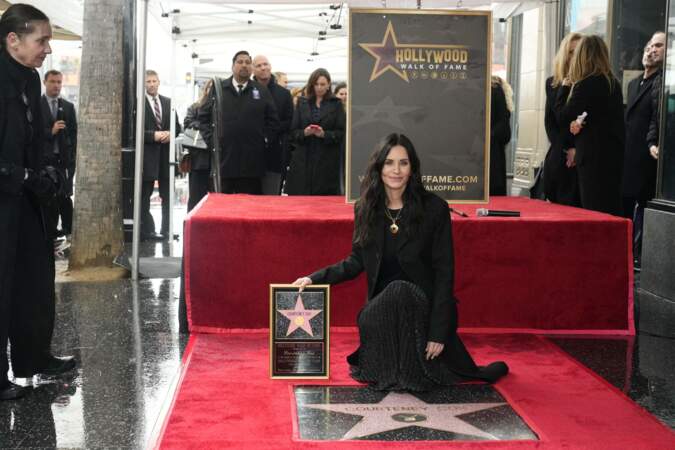 L'actrice et cinéaste Courteney Cox reçoit une étoile sur le Hollywood Walk of Fame, le lundi 27 février 2023 à Los Angeles. 