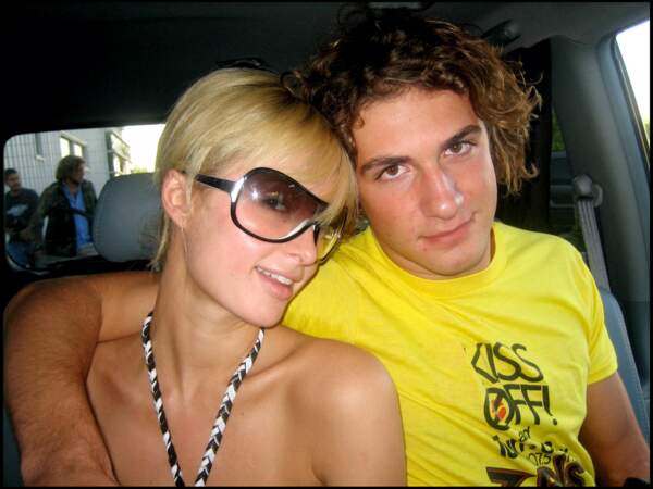 Paris Hilton était en couple avec l'héritier du magnat de la navigation grecque, Stavros Niarchos.
Après une relation tumultueuse qui a rempli les tabloïds, les deux se sont séparés en mars 2007.