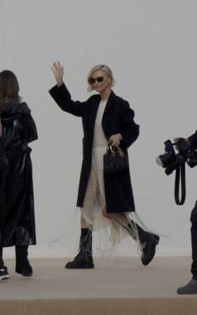 L'actrice Charlize Theron arrive au défilé de Dior de la collection automne-hiver 2023-2024, à Concorde, ce 28 février 2023. 
