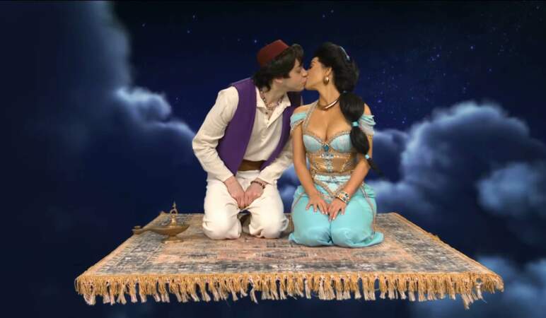 Ils se sont embrassés pour un sketch où ils incarnaient Jasmine et Aladdin. 