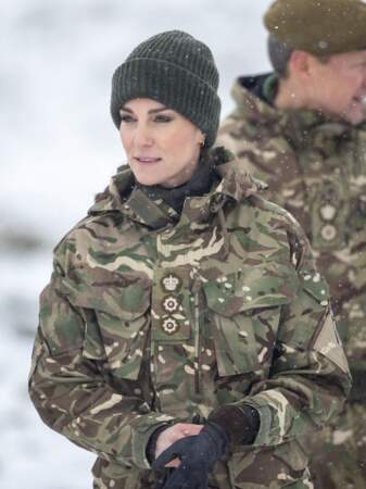 La femme du prince William a effectué sa première visite au 1er Bataillon Irish Guards dans la zone d'entraînement de la plaine de Salisbury.