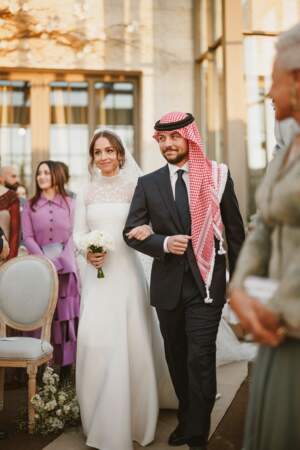 La princesse Iman de Jordanie et son frère aîné, le prince héritier Hussein, rejoignent le futur marié lors du mariage de la jeune femme à Amman le 12 mars 2023
