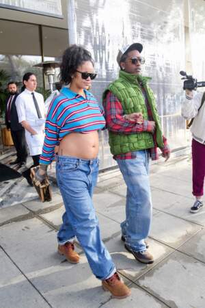 Rihanna, enceinte de son deuxième enfant et son compagnon ASAP Rocky font du shopping à Los Angeles.